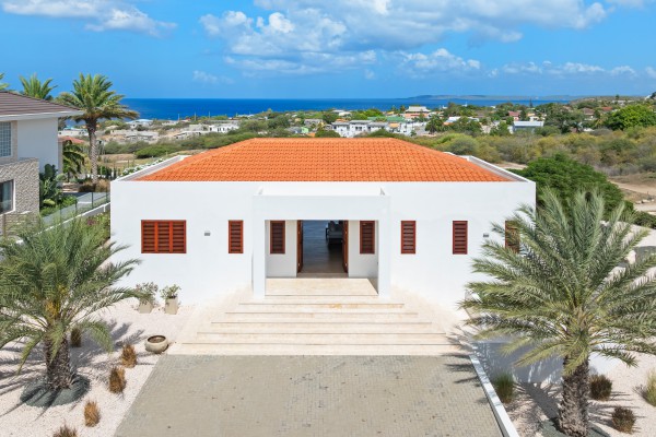 Luxury Blue Bay villa with sea view, pool & guest apartment