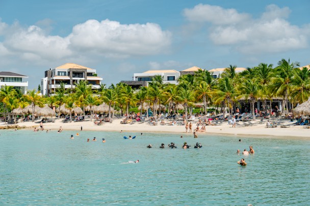 The Breeze – Beautiful 2-bedroom apartment perfect for vacation rental