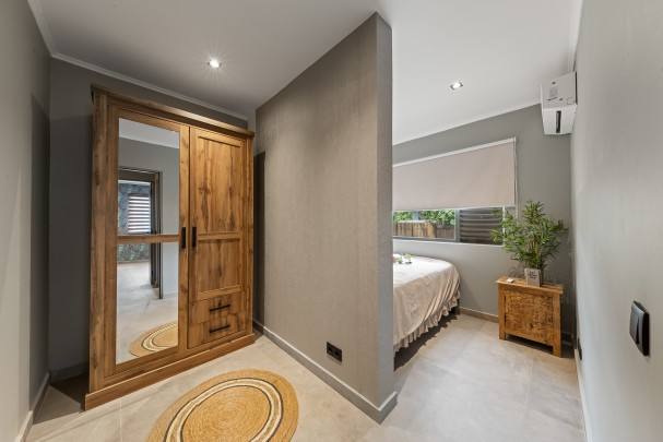 Blue Bay &ndash; Fraai gerenoveerde villa met zwembad aan golfbaan  