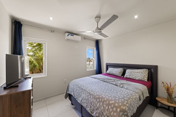 Sun Valley - Modern Detached Home with Garage on Spacious Lot