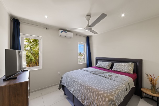 Sun Valley - Modern Detached Home with Garage on Spacious Lot