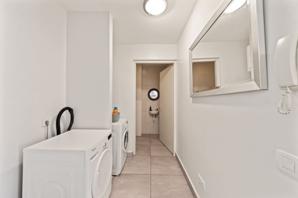 Fully Furnished 1-Bedroom Apartment with Holiday Rental Potential