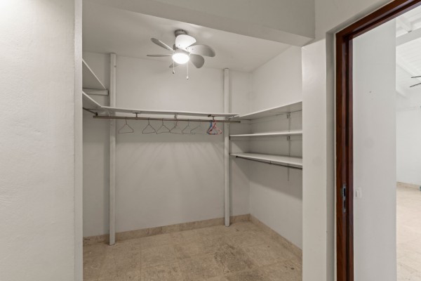 Blue Bay BD61 - Spacious Villa with Guest Apartment