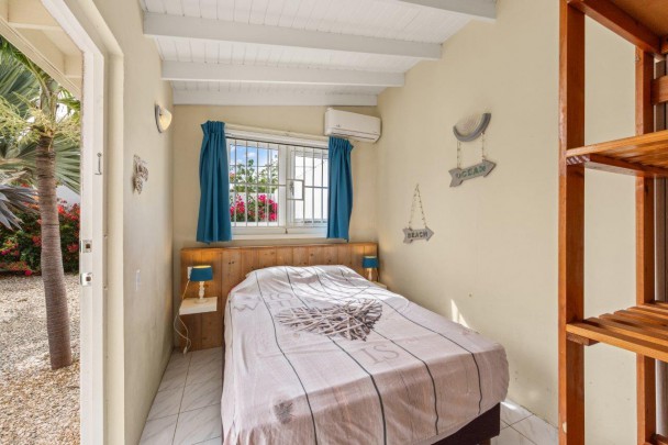 Montaña - Recompensa Park Detached 2-Bedroom Bungalow with Studio