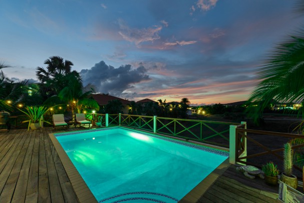 Blue Bay - Stylish 5-Bedroom Villa with Pool on the Golf Course