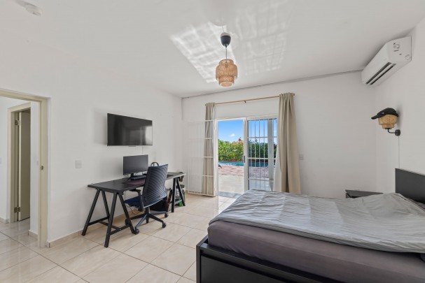 Seru Bottelier – Luxury Villa with Pool and Panoramic Salt Flats Views