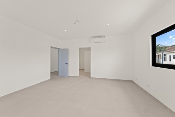 Blue Bay - Luxueze nieuwbouwwoning met 4 slaapkamers en zwembad