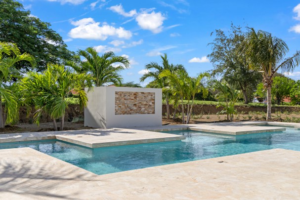 Blue Bay - Modern 2-Bedroom Apartment for Rent 