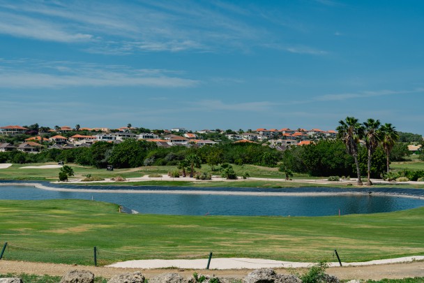 The Breeze – Beautiful 2-bedroom apartment perfect for vacation rental