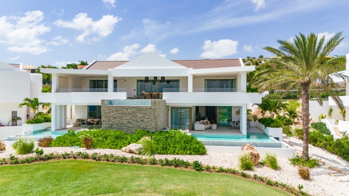 THE CAPE 6 - Exclusive apartment with sea view and private pool.