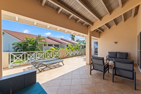 Spacious furnished 2-bedroom bungalow in Blue Bay 