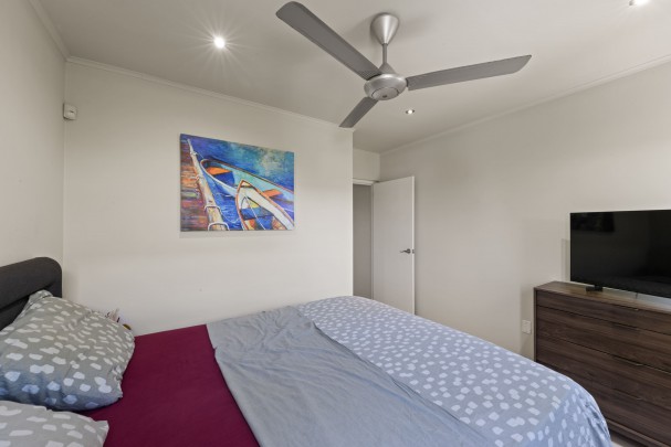Sun Valley - Modern Detached Home with Garage on Spacious Lot