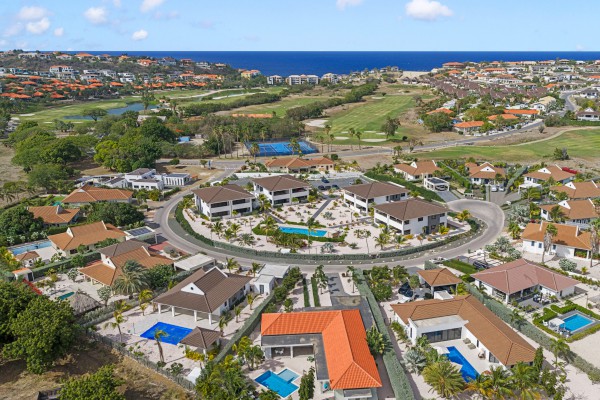 Blue Bay | Move-in ready new-build apartment with garden and pool view