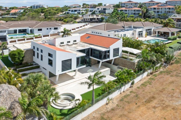 Luxury Villa with Pool & Golf View in Blue Bay Curaçao