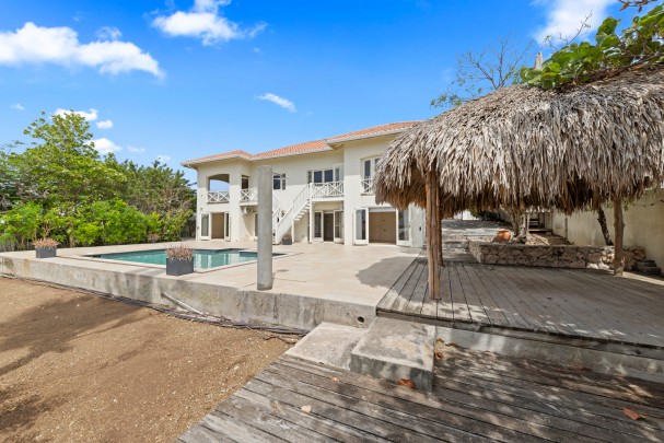 Stylish Jan Thiel Villa with Pool and Exceptional Investment Potential