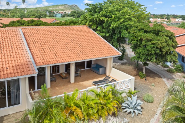 Spacious furnished 2-bedroom bungalow in Blue Bay 