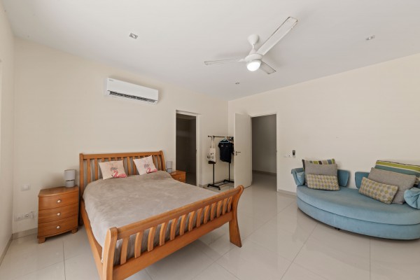 Blue Bay BO 4 – Elegant villa with unique views over the golf course