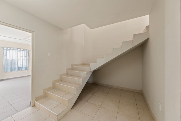 Cas Grandi – Ruime opknapwoning met appartement op rustige locatie