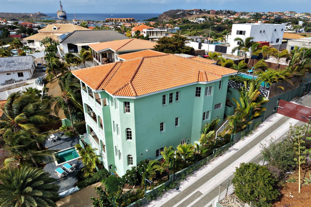The Ambassador · An operating resort in Brakkeput Abao photo 29