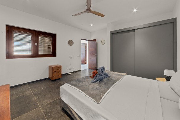 Cas Abao – Moderne 5-Slaapkamer Villa met Zeezicht