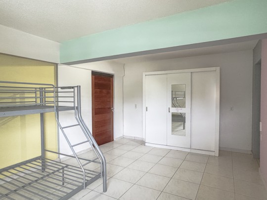 Spacious 3-bedroom villa in quiet residential area