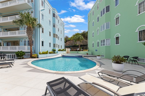 Blue Bay - Spectacular Oceanfront Penthouse fit for vacation rental