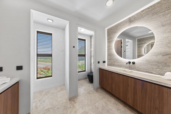 Blue Bay - Moderne Luxe Villa aan Golfbaan voor vakantieverhuur