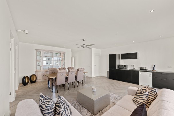 Blue Bay – Spacious Villa with Ocean View, Pool & 2 Apartments