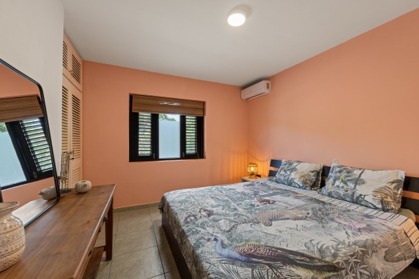Blue Bay - Stylish 5-Bedroom Villa with Pool on the Golf Course