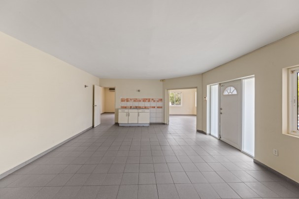 Cas Grandi &ndash; Spacious fixer-upper with apartment in a quiet location