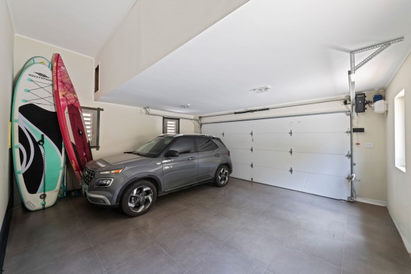 Sun Valley - Modern Detached Home with Garage on Spacious Lot