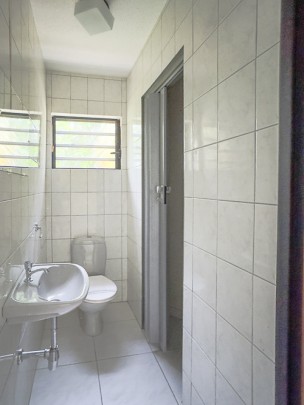 Spacious 3-bedroom villa in quiet residential area