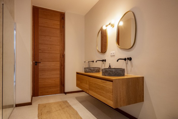 Vista Royal - Luxury villa with pool, jacuzzi & views at Jan Thiel