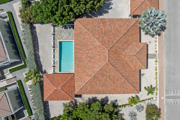 Blue Bay BB-39 – Spacious Villa with Pool and Sea View