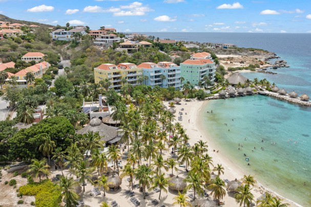 Blue Bay - Spectacular Oceanfront Penthouse