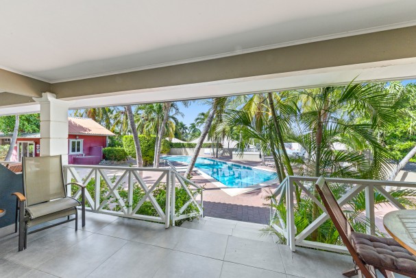 Mahaai - Apartment Complex with Pool and Rental Income