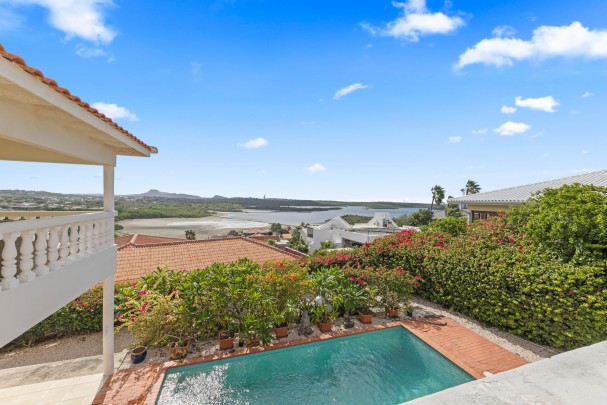 Seru Bottelier – Luxury Villa with Pool and Panoramic Salt Flats Views