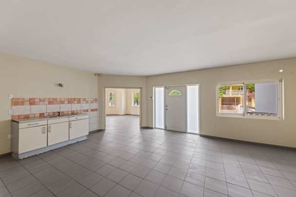 Cas Grandi &ndash; Spacious fixer-upper with apartment in a quiet location