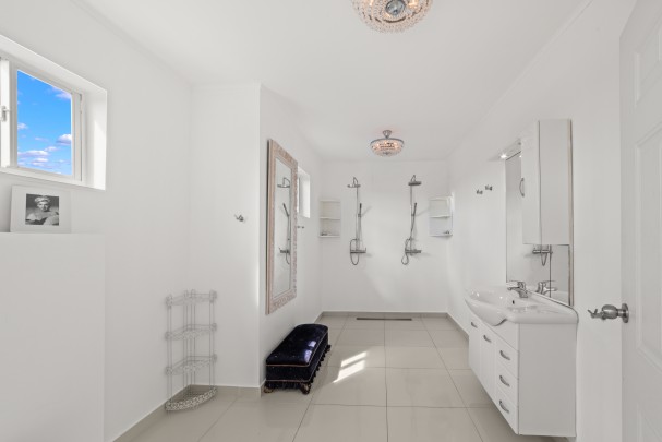 Champartments - Luxury group resort white villa on Curaçao 