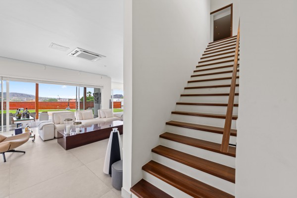 Jan Sofat luxe villa met 2 appartementen & panoramisch uitzicht