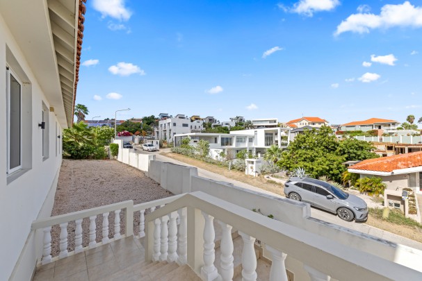 Seru Bottelier – Luxury Villa with Pool and Panoramic Salt Flats Views