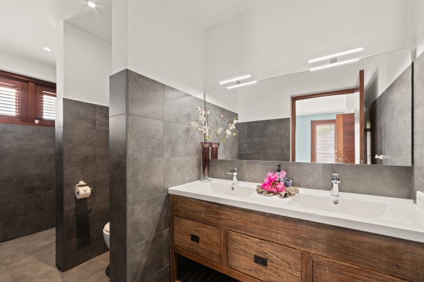 Cas Abao – Moderne 5-Slaapkamer Villa met Zeezicht