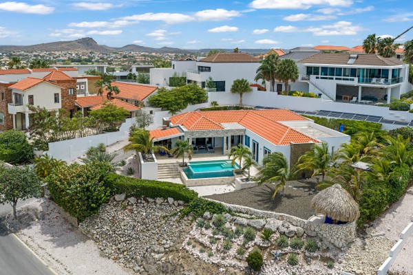 Blue Bay BT 06 – ‘Fifty shades of Blue’ Luxury Oceanview Villa