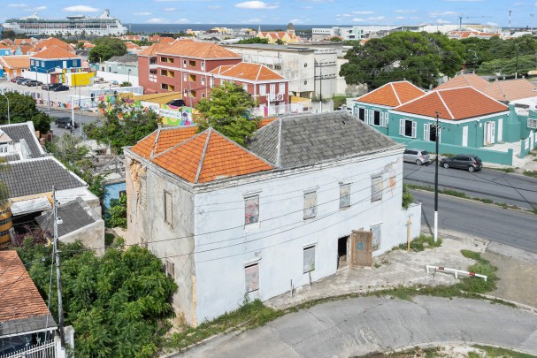 Otrobanda – Historic City Villa with Renovation Permit