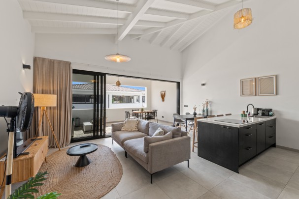 Luxury penthouse in gated resort with pool – Jan Thiel