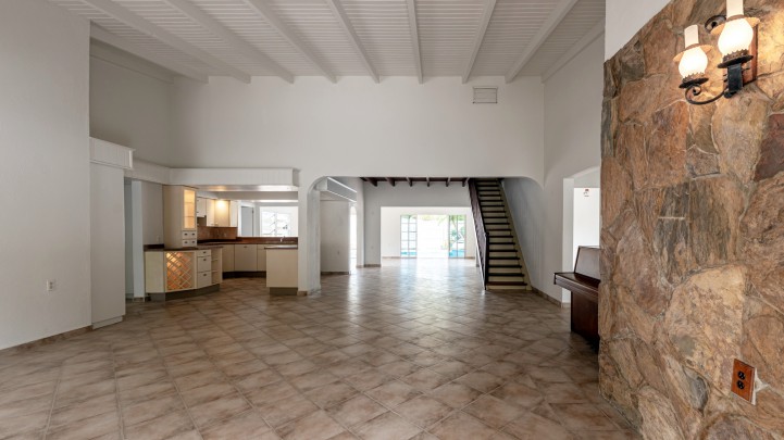 Ruime 4-slaapkamer villa met zwembad in Jan Doret