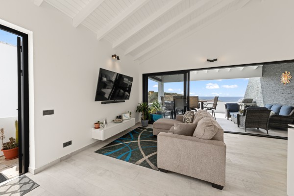 BLUE BAY – Luxury apartment in the Reef with two bedrooms and sea view