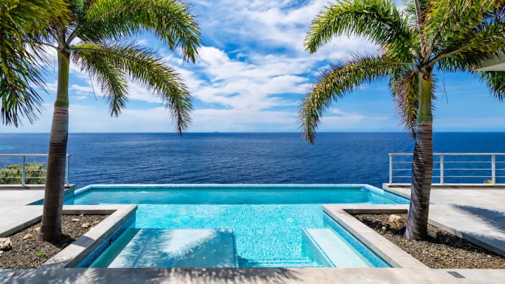 Blue Bay Resort – Prachtige villa met zeezicht en zwembad