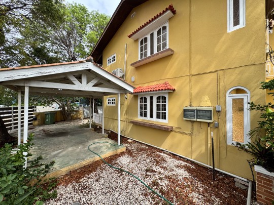 Spacious 4-Bedroom Home with Rooftop Terrace and Garden