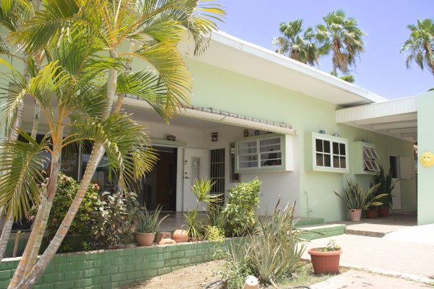 Charmant 3-Slaapkamer Huis met Tuin & Gastenappartement – Cerito